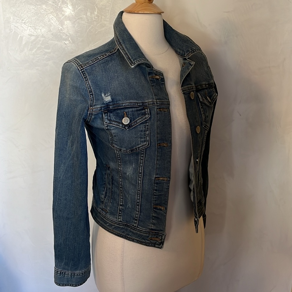 Aeropostale Light weight stretch medium wash Denim Jean Jacket Size Medium - Picture 3 of 15